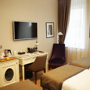 Meroddi Galata Mansion 3* Istanboel